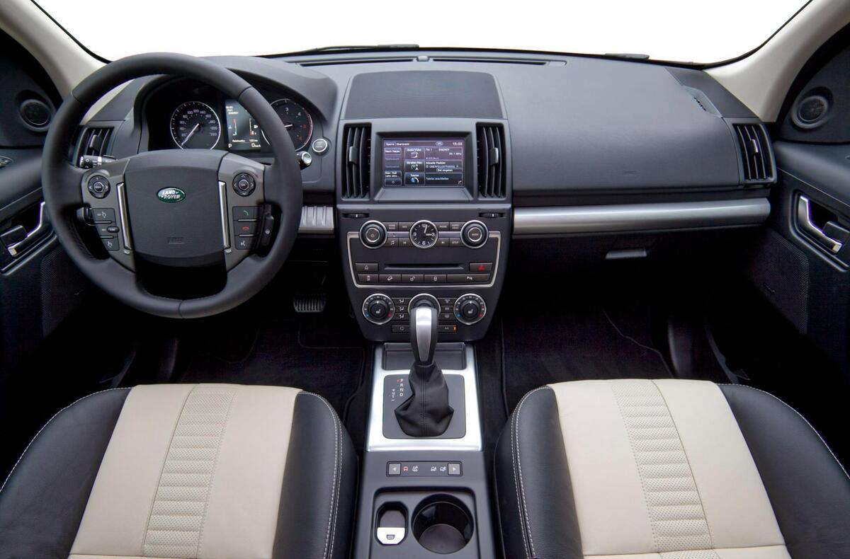 Интерьер Land Rover Freelander II